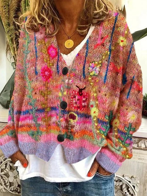 Retro Strickjacke mit Blumenmuster und Knopfleiste in Rosa-Apricot Tönen