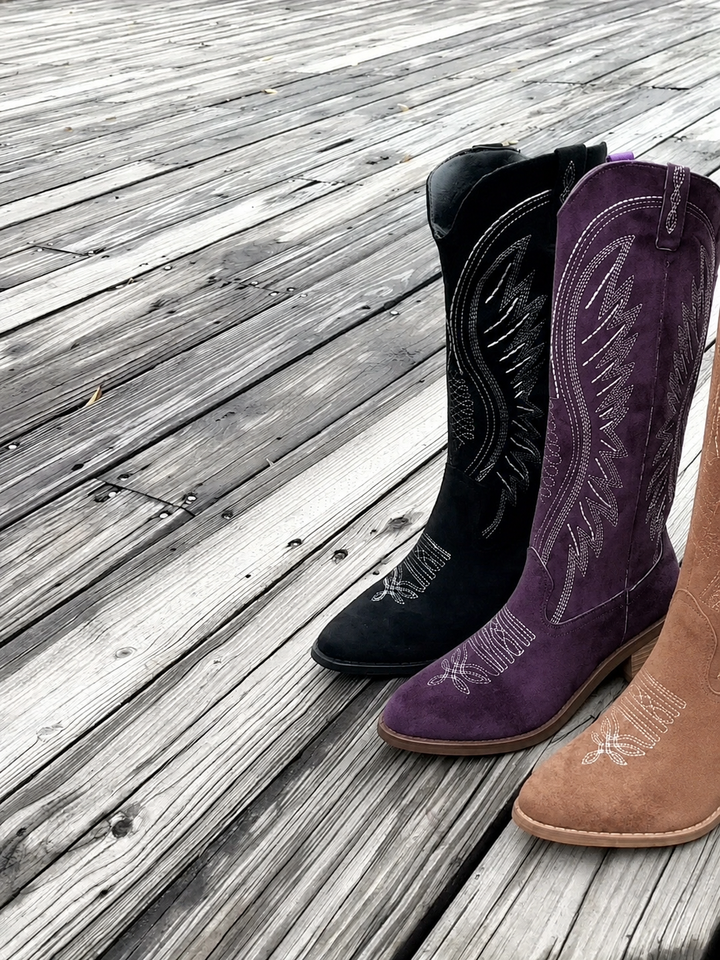Marlene | Damen Kniehohe Cowboystiefel mit Stickerei Spitzer Zehenpartie Blockabsatz und Wildleder-Optik - image 9