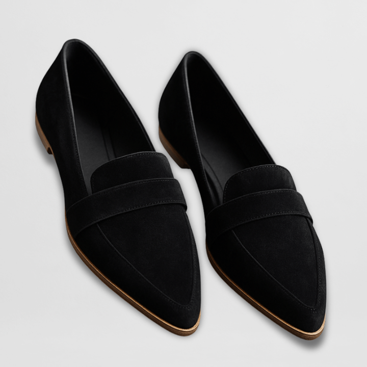 Schwarze Loafer aus Wildleder mit spitzer Form und klassischem Penny-Detail