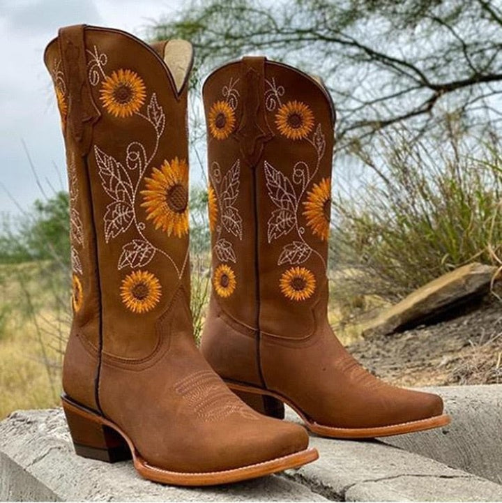 Kniehohe Cowboystiefel in Hellbraun mit Sonnenblumenmuster und Rahmensohle