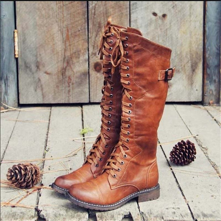 Kniehohe Schnürstiefel im Vintage-Look aus braunem Leder mit Schnalle