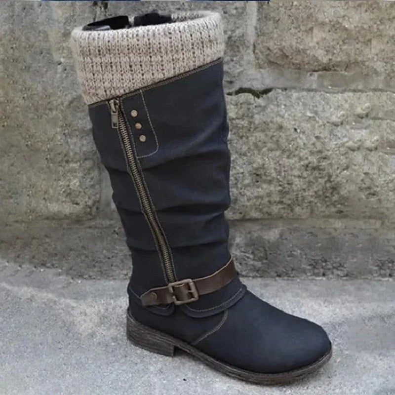 Schwarze Kniestiefel mit Schnalle, Strickbund und Blockabsatz seitlich