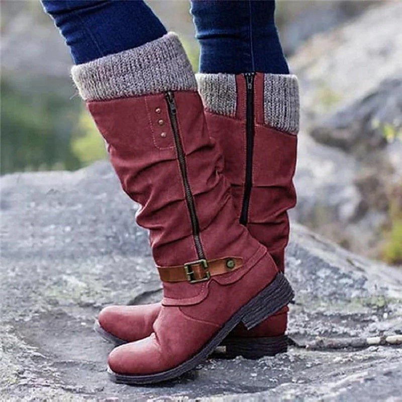 Rote Kniehohe Stiefel mit Schnallendetail und gestrickter Manschette