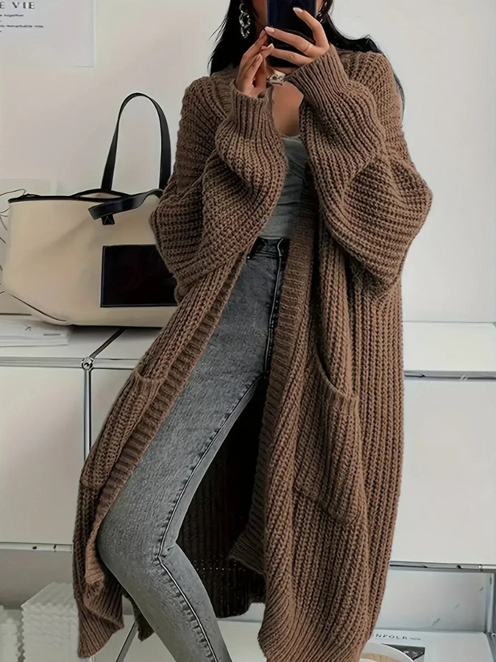 Braune Strickjacke oversize mit Rippstrick und großen Taschen, lang geschnitten