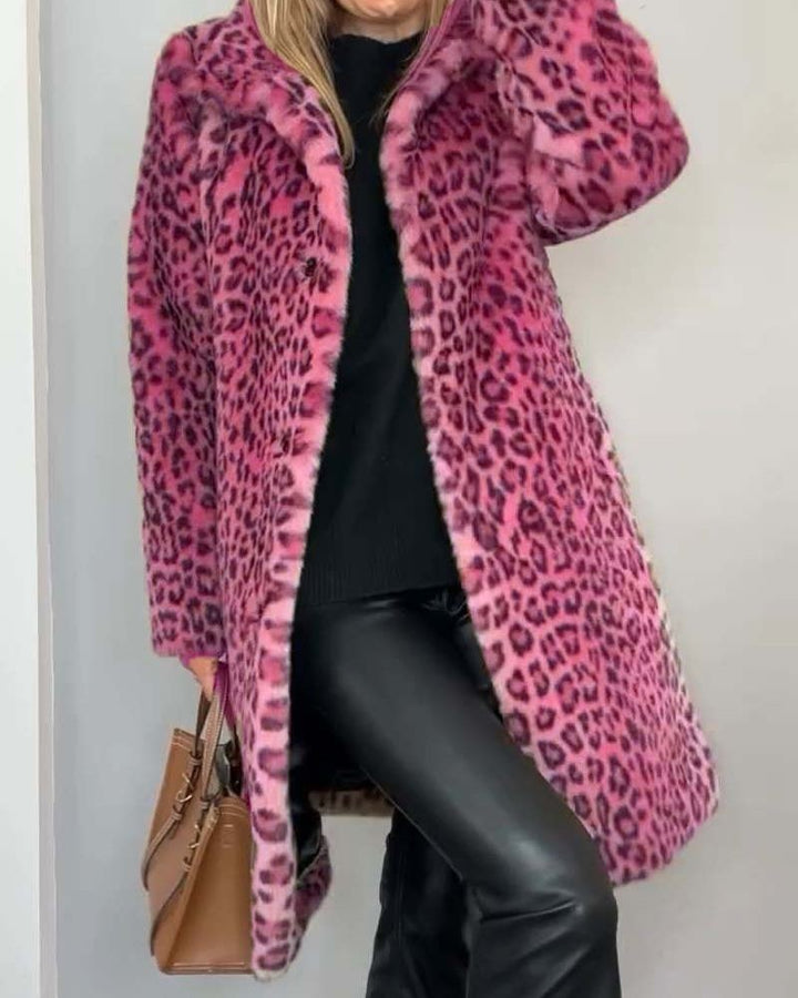 Antonia | Damen Langmantel mit Leopardenmuster Kunstfell-Optik Reverskragen und Offenem Schnitt - image 4
