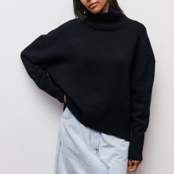 Schwarzer Rollkragenpullover Oversize mit Seitenschlitz und Rippkragen