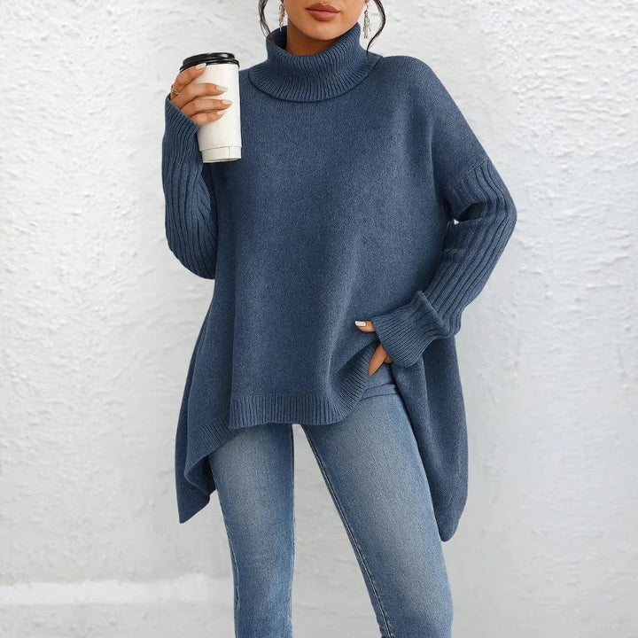 Blauer Oversize Strickpullover mit Rollkragen und asymmetrischem Abschluss
