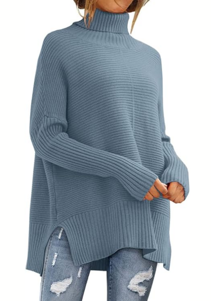 Taubenblauer Oversize-Rollkragenpullover mit weitem Ärmel und Rippstrick