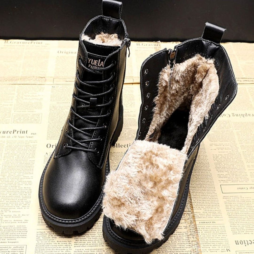 Schwarze Stiefeletten aus veganem Leder mit Schnürung und warmem Kunstfell-Futter