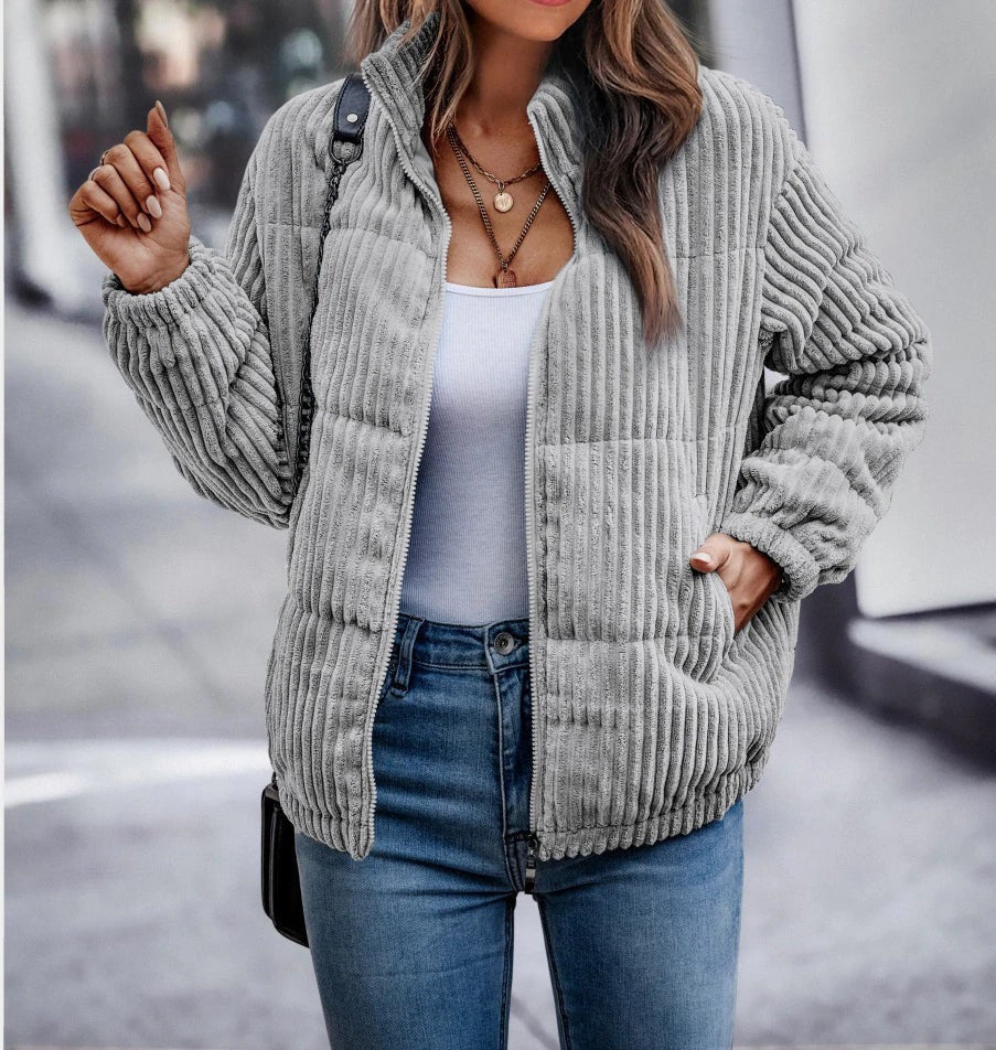 Graue Steppjacke im Cord-Look mit Reißverschluss und weiten Ärmeln