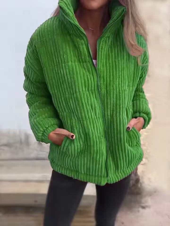 Grüne warm gefütterte Jacke mit Cord-Optik und lässigem Oversize-Look