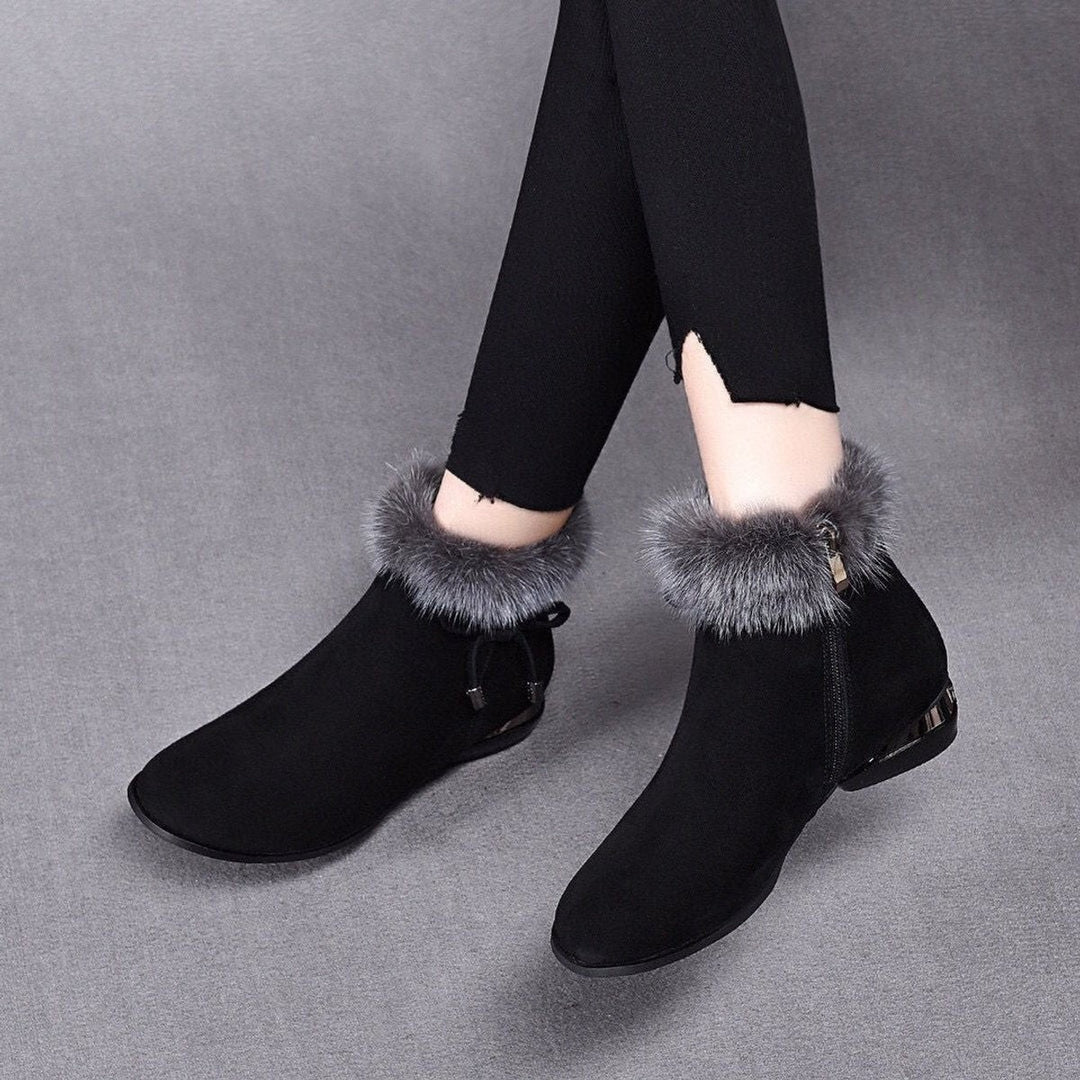 Schwarze Damenstiefeletten mit Fellkragen, Schleife und rutschfester Sohle