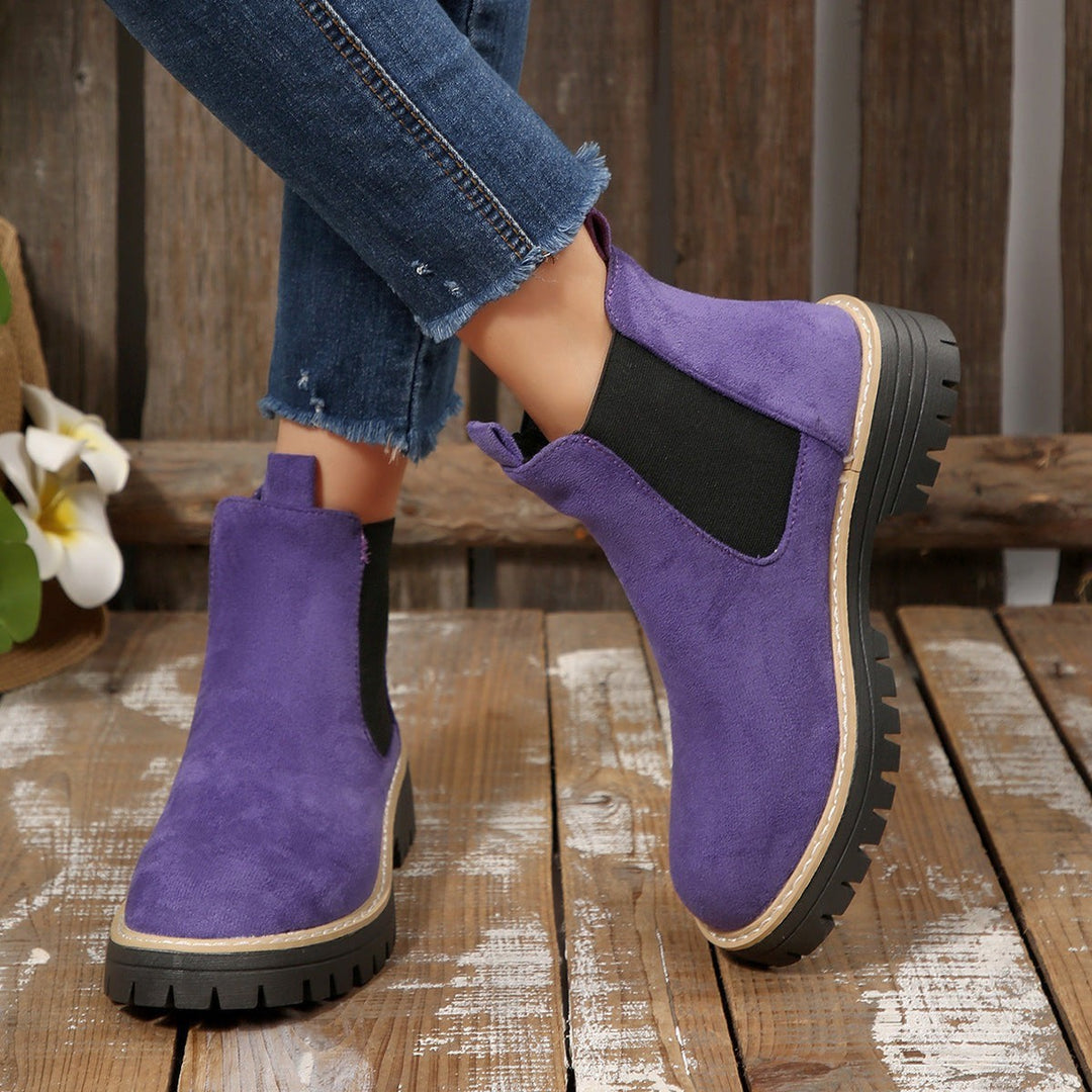 Violette Chelsea Stiefeletten mit elastischem Seiteneinsatz und Zugschlaufe