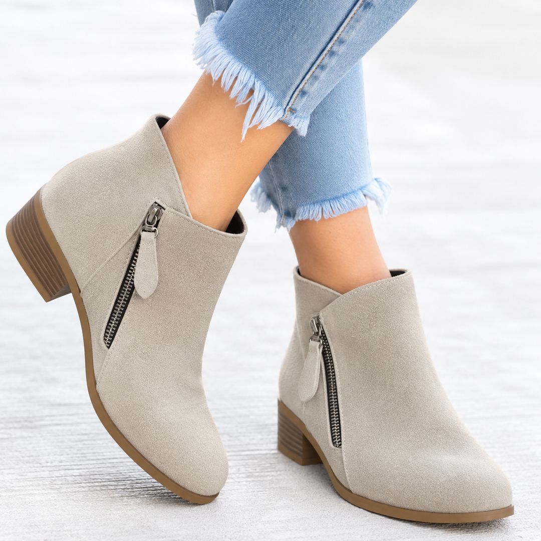 Beige Stiefeletten im Wildleder-Look mit Reißverschluss an beiden Füßen