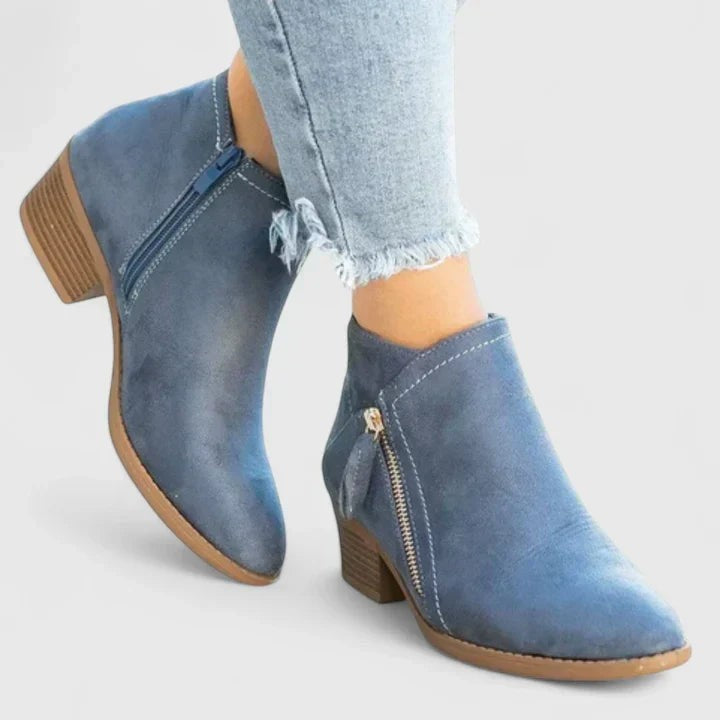 Blaue Stiefelette im Wildleder-Look mit goldenem Reißverschluss und Blockabsatz