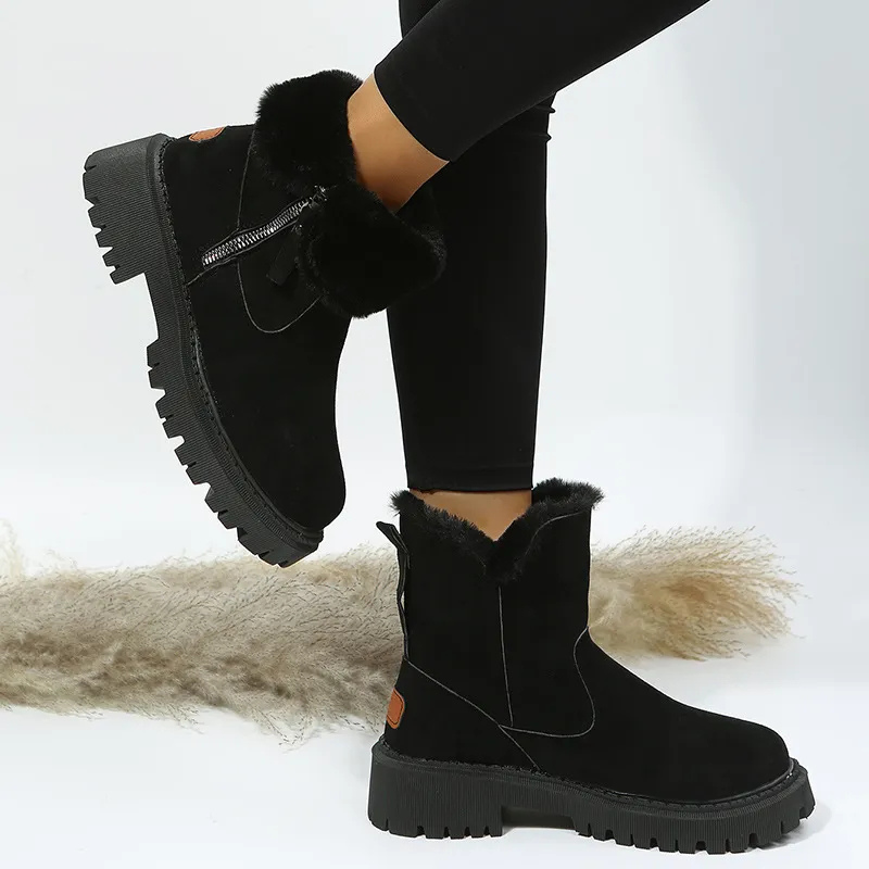 Schwarze Winterboots mit Kunstfell und seitlichem Reißverschluss