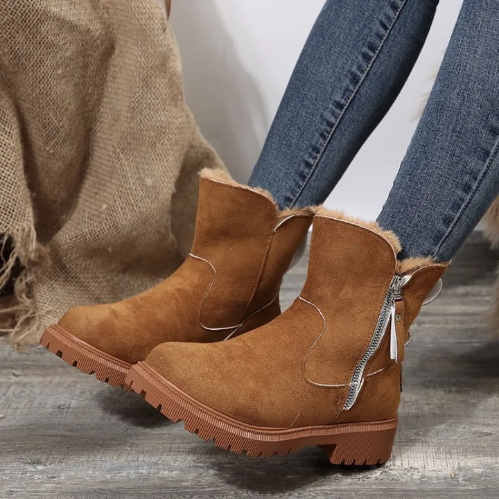 Braune Stiefeletten in Wildleder-Optik mit Fellbesatz und Plateausohle