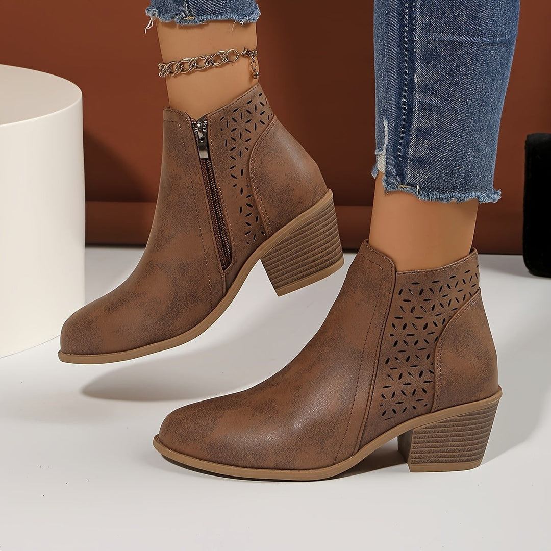 Dunkelgraue Ankle Boots mit seitlichem Reißverschluss und Blockabsatz, Frontansicht