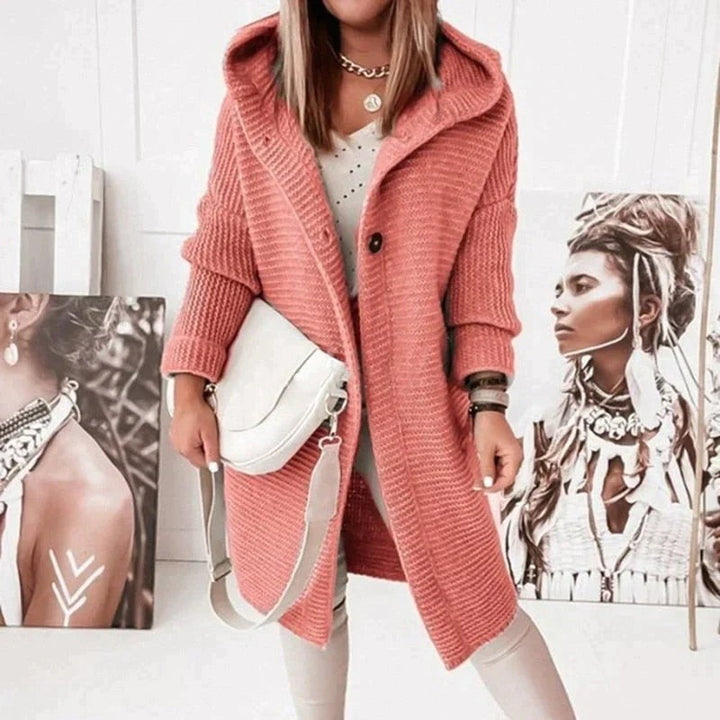 Lange Strickjacke mit Kapuze in Lachsrosa und Knopfverschluss