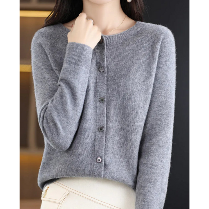 Charlotte | Damen Strickjacke mit Rundhalsausschnitt Knopfleiste Gerippten Bündchen Taillierter Schnitt - image 7