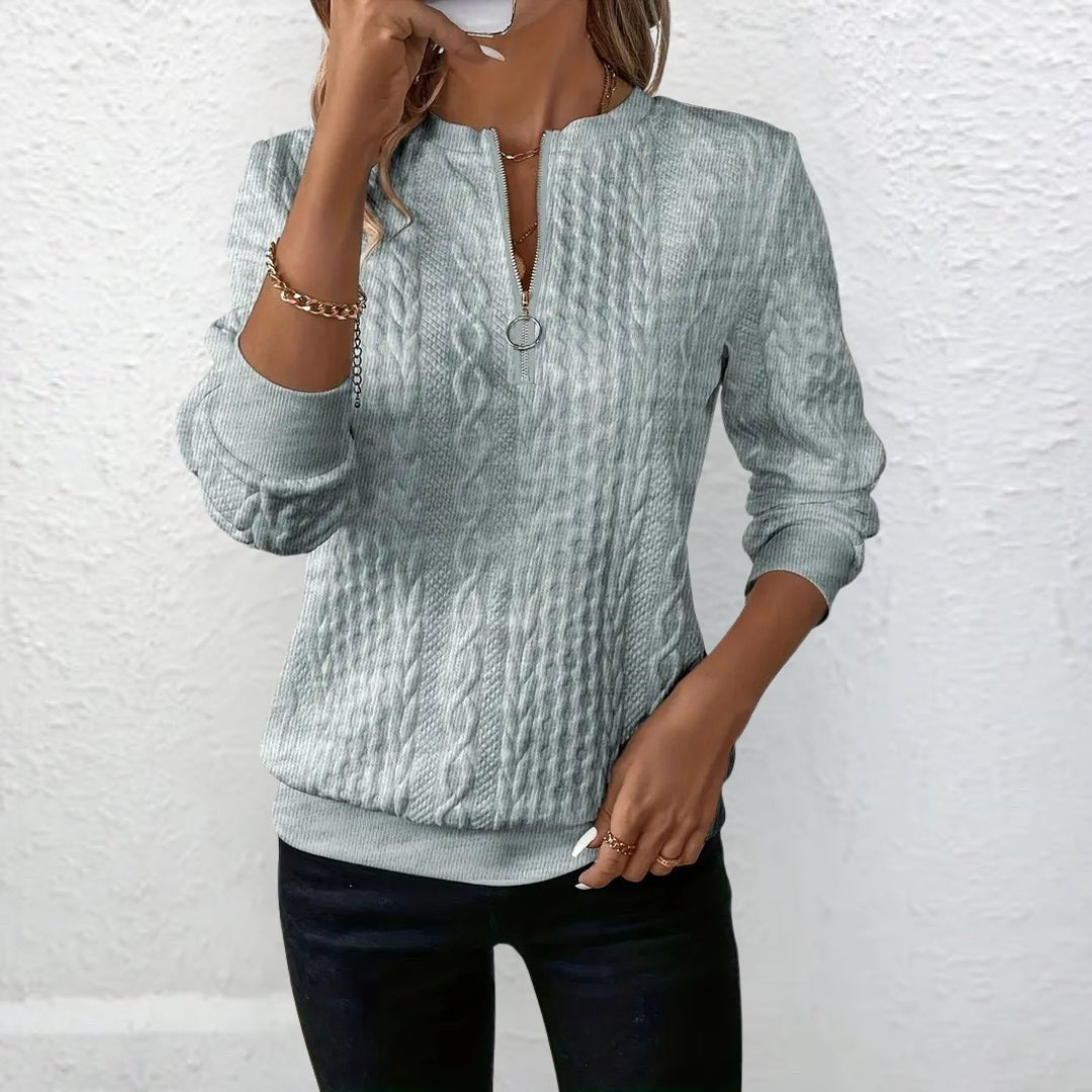 Grau melierter Strickpullover mit Kabelstrick und Half-Zip-Kragen