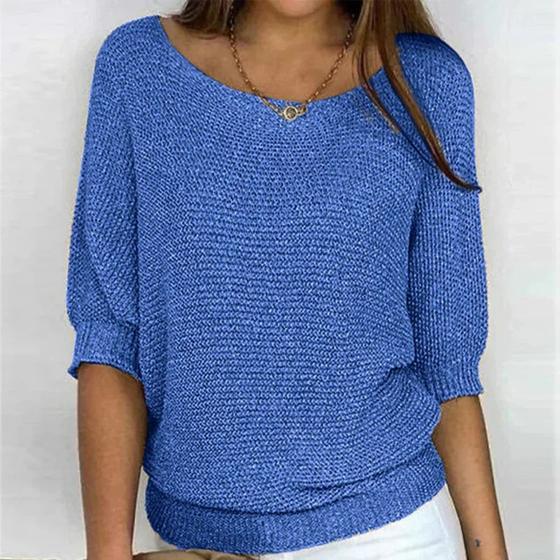 Blauer Strickpullover mit weitem Ausschnitt und Fledermausärmeln