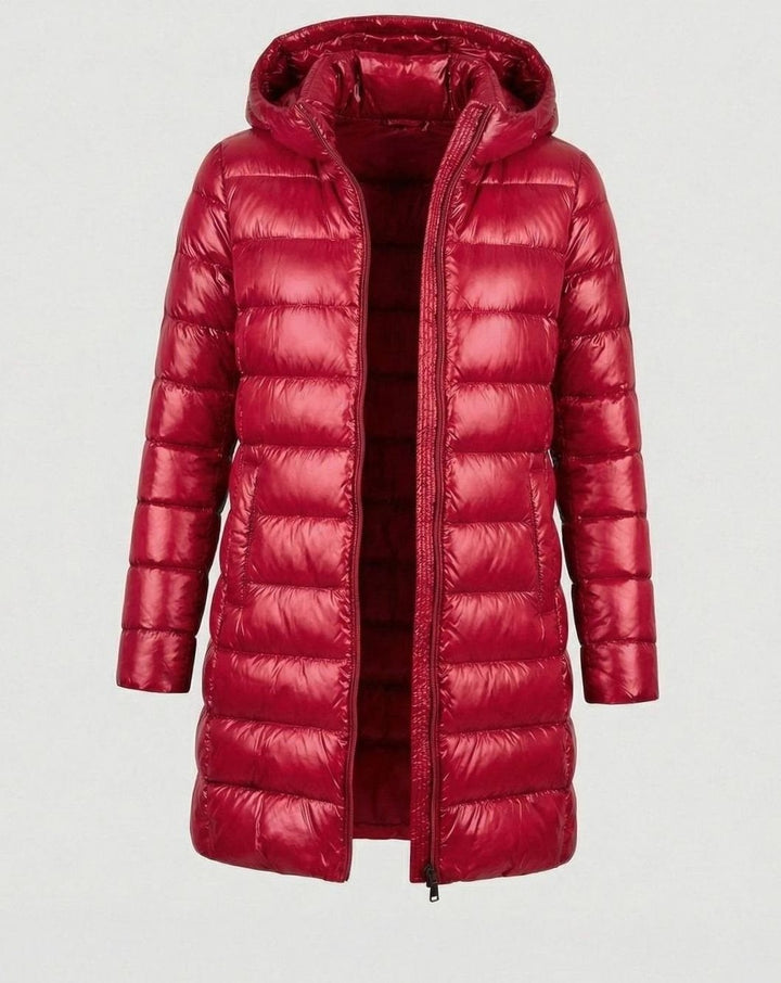 Knielange Winterjacke in leuchtendem Rot mit Kapuze und Steppmuster