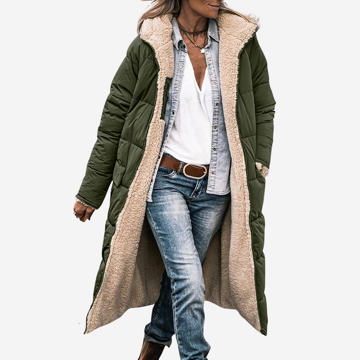 Lange Steppjacke oliv mit Teddyfutter und Kapuze im Streetstyle-Look