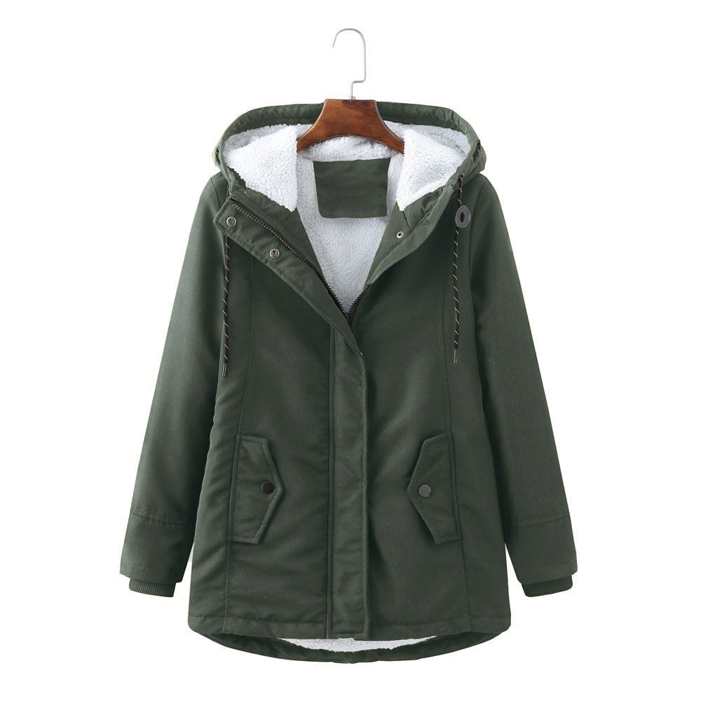 Olivgrüne Winterjacke mit Kapuze und warmem Kunstfell-Futter