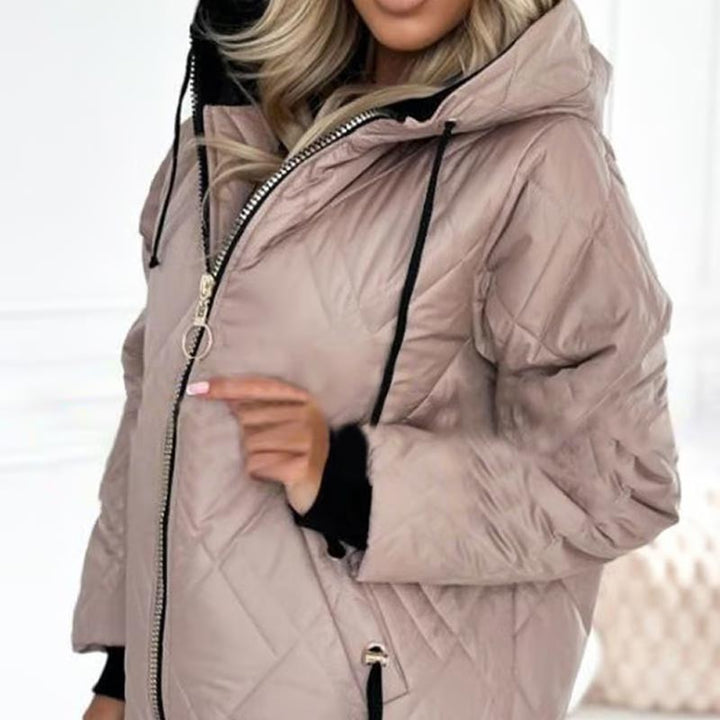 Rosa Winterjacke mit offenem Reißverschluss und schwarzem Innenfutter