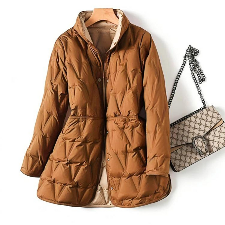 Karamellbraune Damen-Winterjacke mit Rautensteppung und Stehkragen