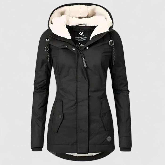 Schwarze Winterjacke mit Fellkapuze und aufgesetzten Klappentaschen