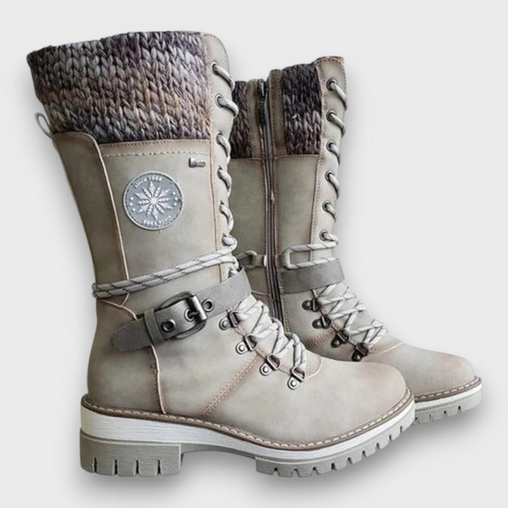 Winterstiefel beige mit Strickmanschette, Schnürung und Schnalle am Schaft