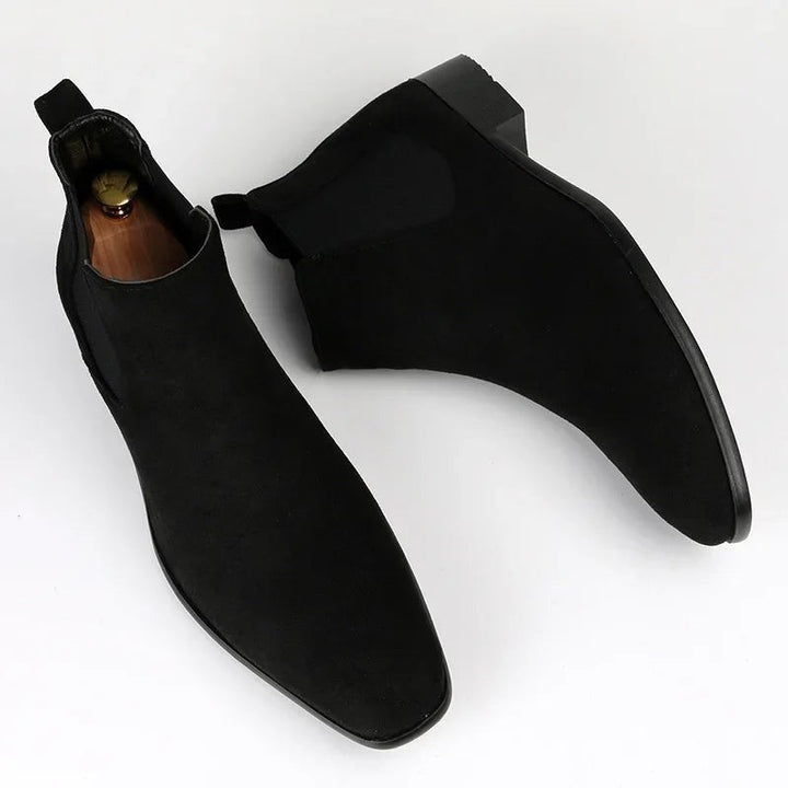 Chelsea Boots Herren schwarz Wildlederoptik Paar von oben mit Schuhspannern