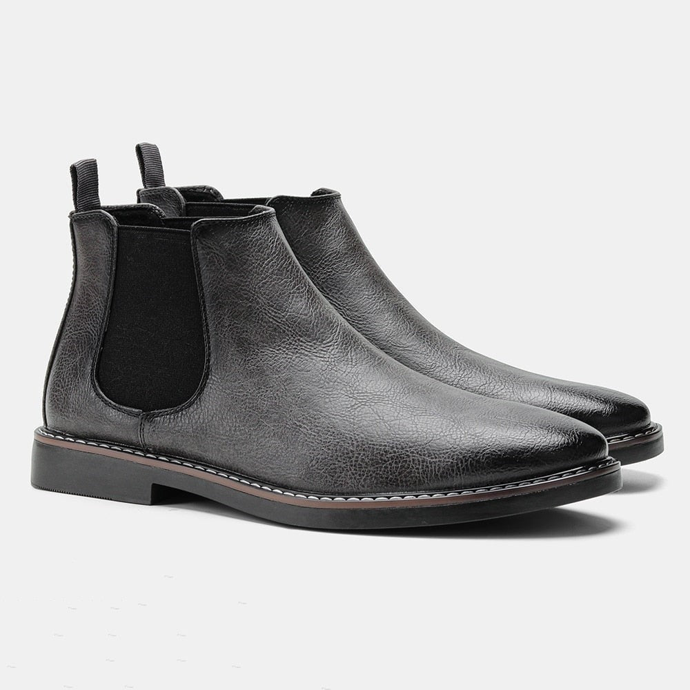 Anthrazitfarbene Chelsea Stiefel mit strukturierter Lederoberfläche und Gummisohle