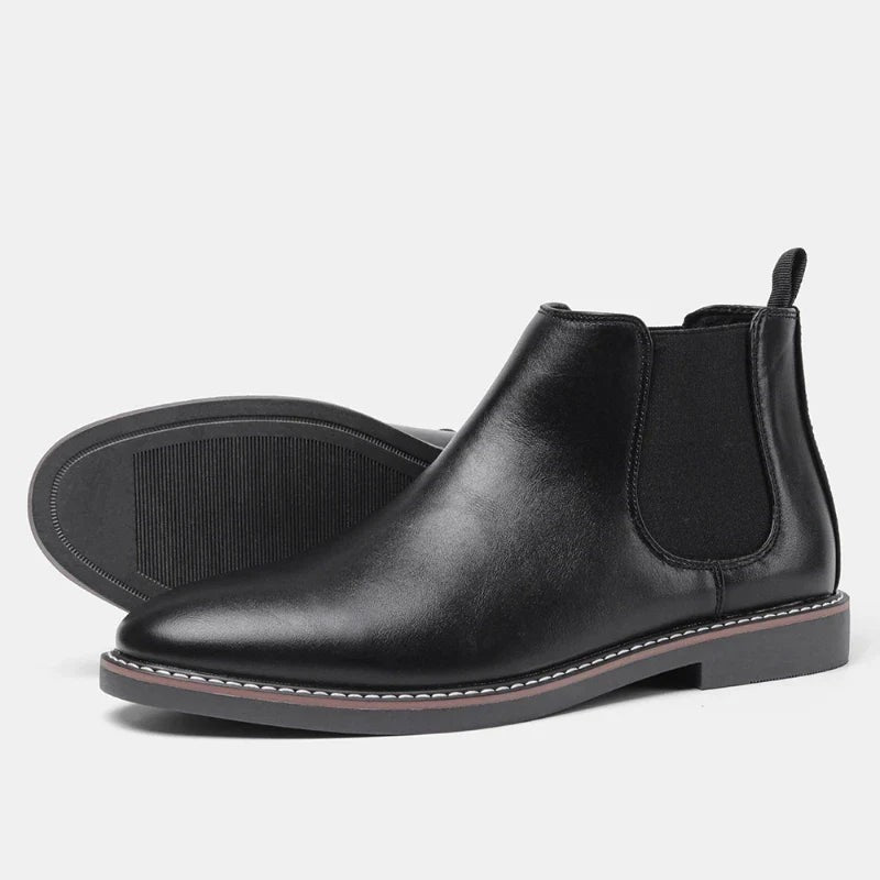 Schwarze Herren Chelsea Boots mit glänzendem Lederlook und schlanker Sohle