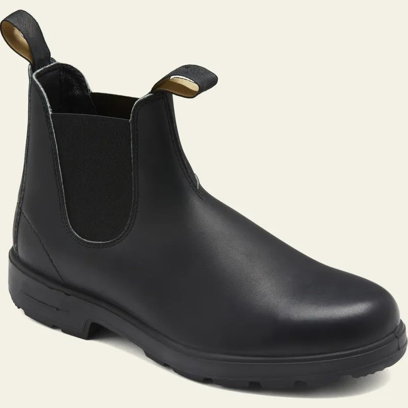 Herren Chelsea-Boot in Schwarz mit robuster Profilsohle und Zugschlaufen