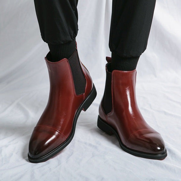 Bordeauxrote Chelsea Boots aus veganem Leder mit spitzer Zehenkappe