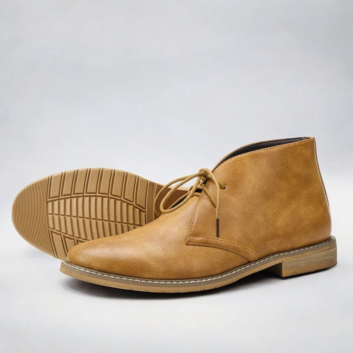 Cognacfarbene Herren Chukka Boots mit Schnürung und strukturierter Gummisohle