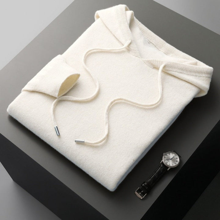Cremeweißer Kapuzenpullover aus Strick, gefaltet mit Kordelzug und Rippbündchen
