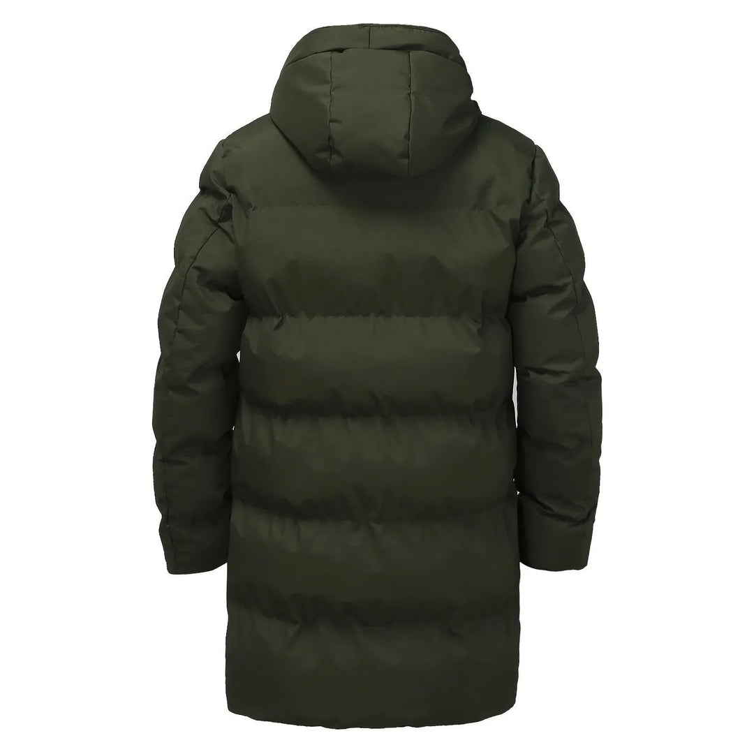 Rückansicht des olivgrünen Parkas mit gesteppter Struktur und Kapuze