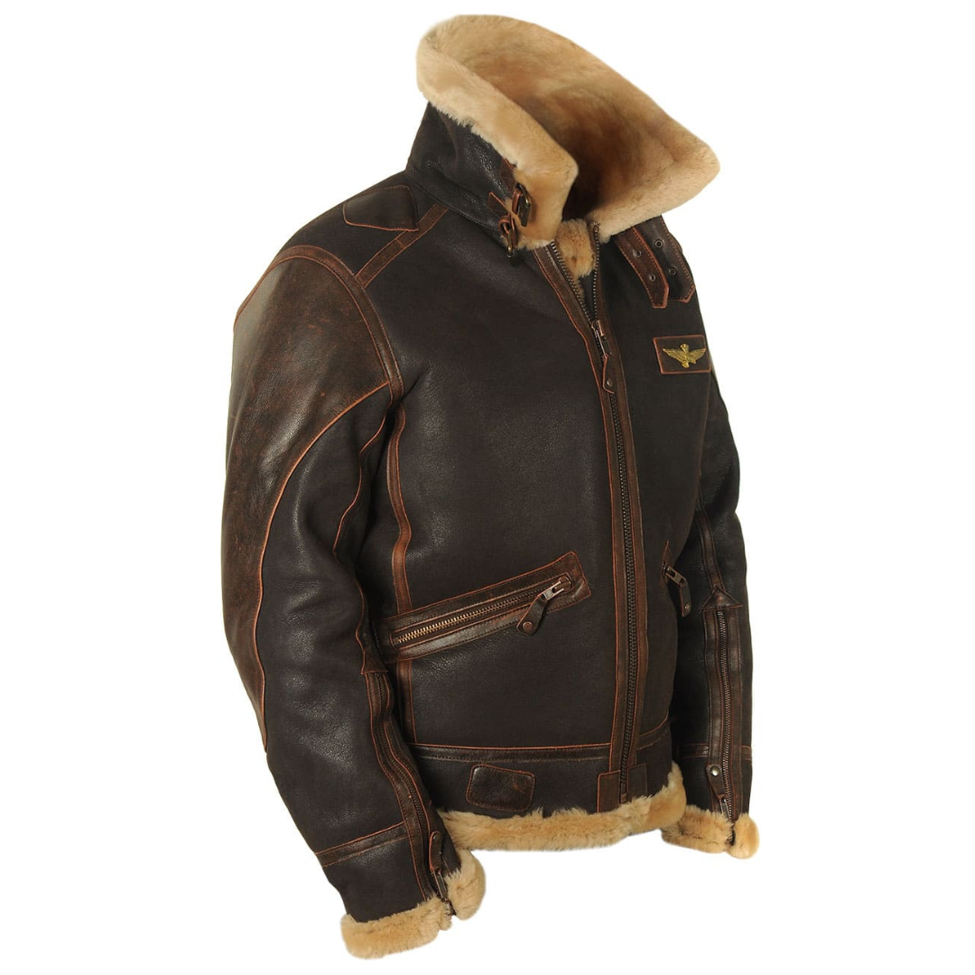 Pilotenjacke mit Fellkragen und Schnallenverschluss, Dreiviertelansicht