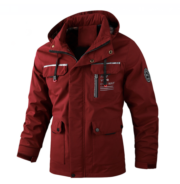 Weinrote Winterjacke mit Kapuze und mehreren Cargotaschen für Herren