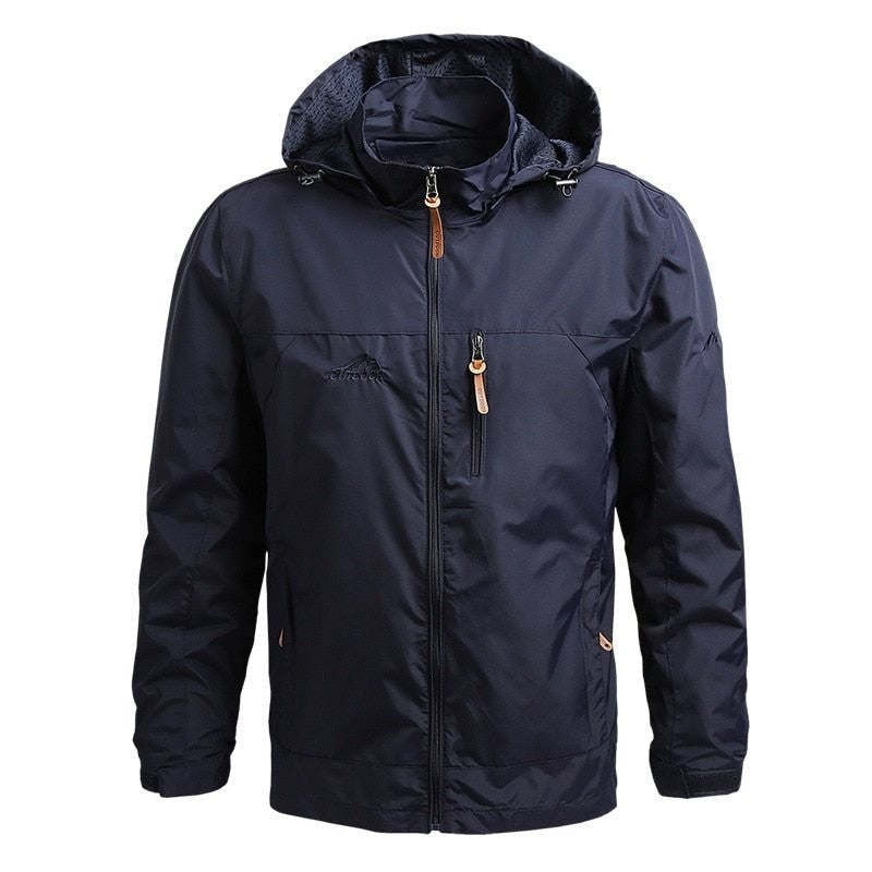 Dunkelblaue Herren Regenjacke mit Kapuze, freigestellte Produktansicht