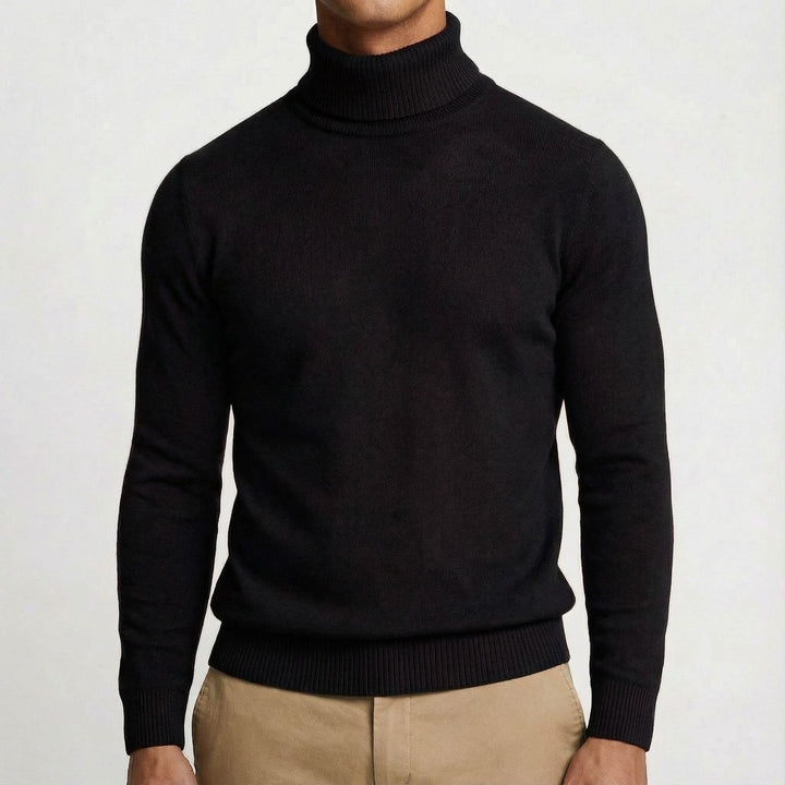 Schwarzer Rollkragenpullover in schmaler Passform mit beiger Chino kombiniert