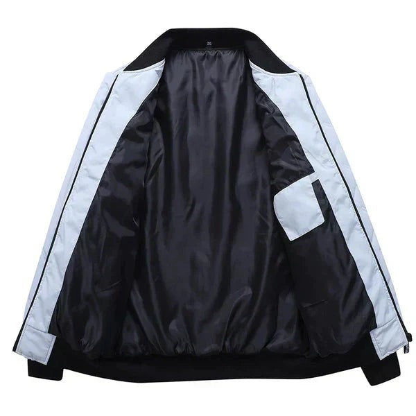 Innenfutter der Jacke mit Innentasche sichtbar