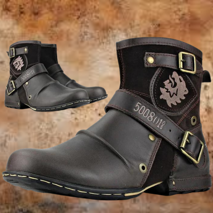 Dunkelbraune Herren Stiefeletten mit Schnallenriemen und rustikaler Nietenverzierung