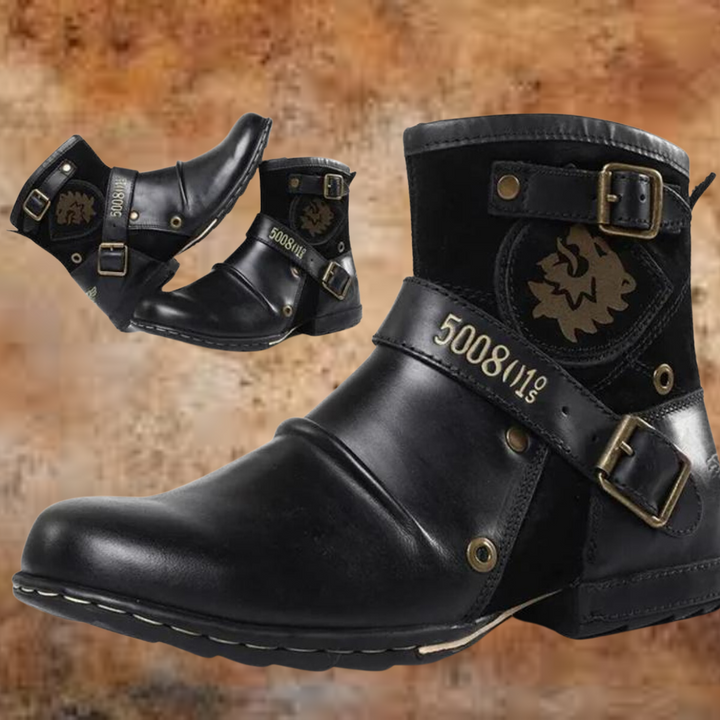 Schwarze Vintage-Bikerstiefeletten mit Schnallen, Nieten und Wolf-Patch Detail