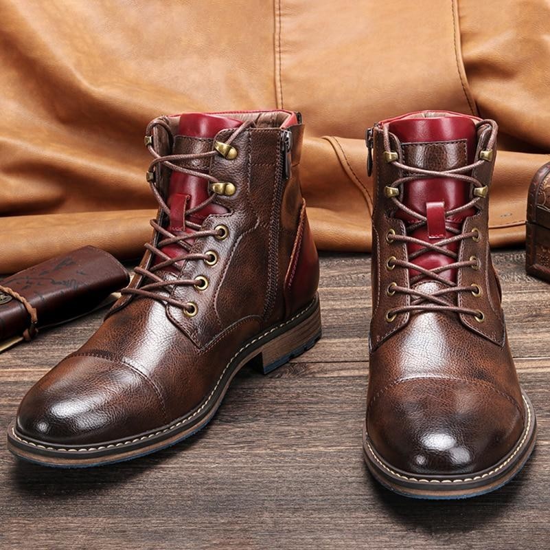 Braune Herren Stiefeletten mit roten Akzenten und blauer Kontrastsohle