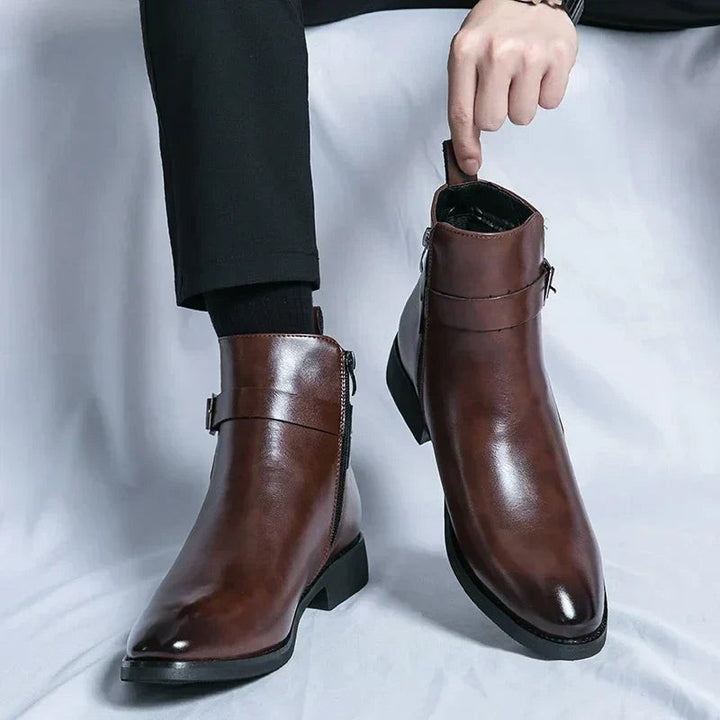 Leon | Herren Stiefeletten aus Veganem Leder mit Schnalle Reißverschluss und Spitzer Zehenpartie - image 1